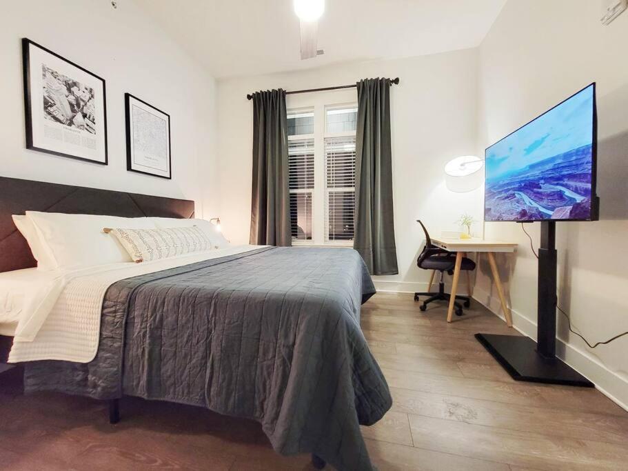 Appartamento New Stylish Getaway- 5 Mil To Uptown/3 Smart Tvs! Charlotte Esterno foto