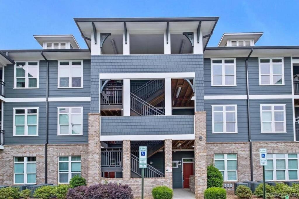 Appartamento New Stylish Getaway- 5 Mil To Uptown/3 Smart Tvs! Charlotte Esterno foto