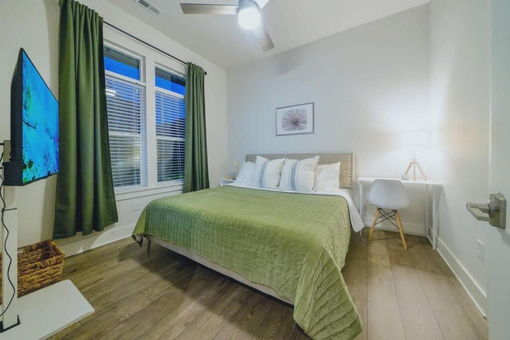 Appartamento New Stylish Getaway- 5 Mil To Uptown/3 Smart Tvs! Charlotte Esterno foto